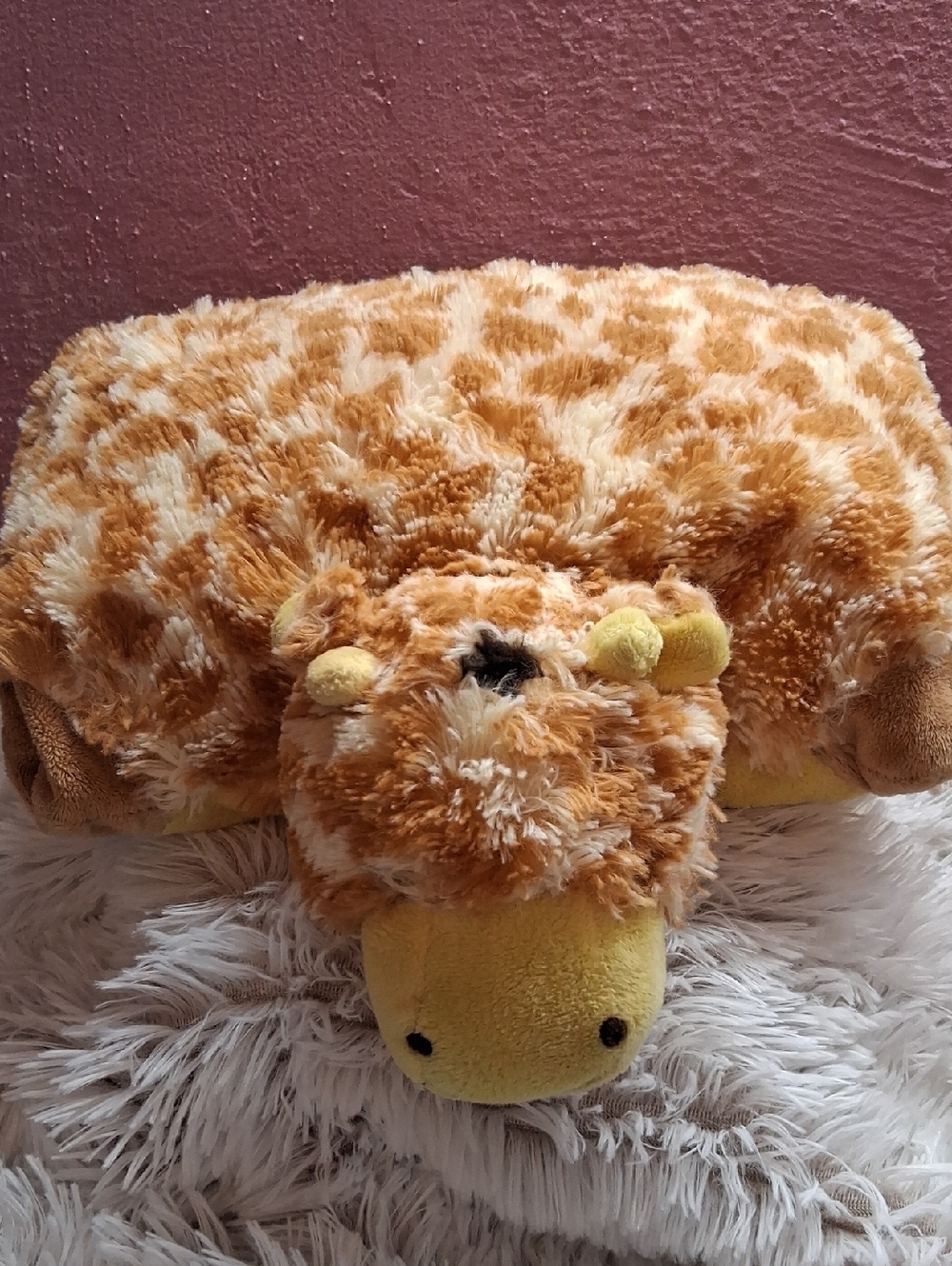 Pee Wee Pillow Pet Plush Giraffe Throw Pillow - Yellow and Brown